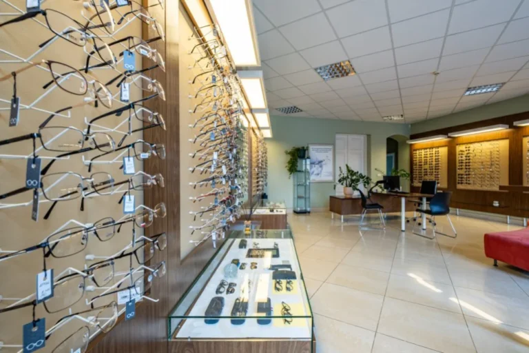 Miesto Optikos salonas Ukmergėje