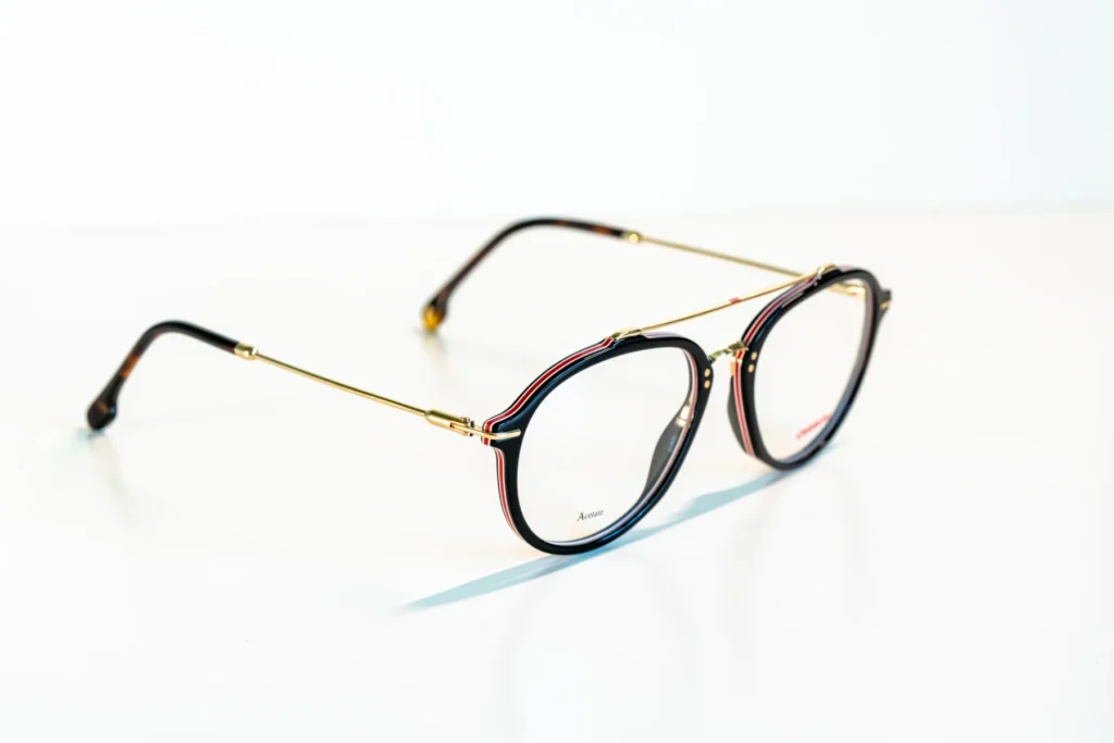 akinių rėmeliai naujienos Hugo Tommy Hilfiger Pierre Cardin Carrera miesto optika akių klinika korekciniai akiniai lęšiai