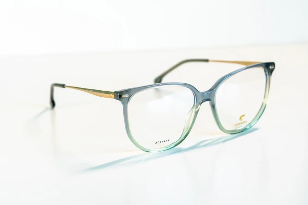 akinių rėmeliai naujienos Hugo Tommy Hilfiger Pierre Cardin Carrera miesto optika akių klinika korekciniai akiniai lęšiai