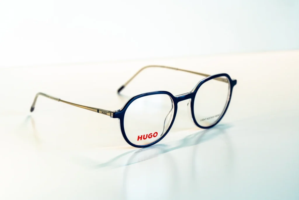 akinių rėmeliai naujienos Hugo Tommy Hilfiger Pierre Cardin Carrera miesto optika akių klinika korekciniai akiniai lęšiai