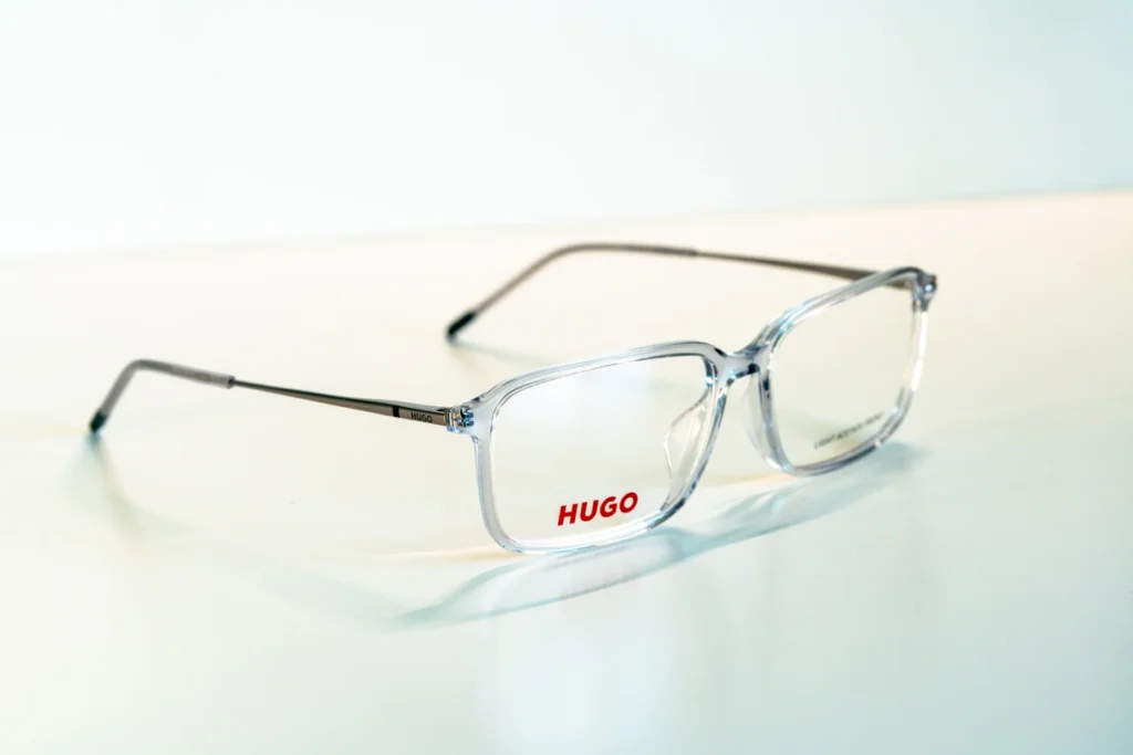 akinių rėmeliai naujienos Hugo Tommy Hilfiger Pierre Cardin Carrera miesto optika akių klinika korekciniai akiniai lęšiai