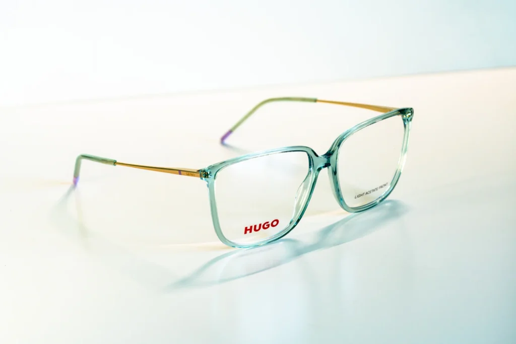 akinių rėmeliai naujienos Hugo Tommy Hilfiger Pierre Cardin Carrera miesto optika akių klinika korekciniai akiniai lęšiai