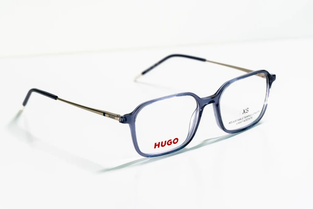 akinių rėmeliai naujienos Hugo Tommy Hilfiger Pierre Cardin Carrera miesto optika akių klinika korekciniai akiniai lęšiai
