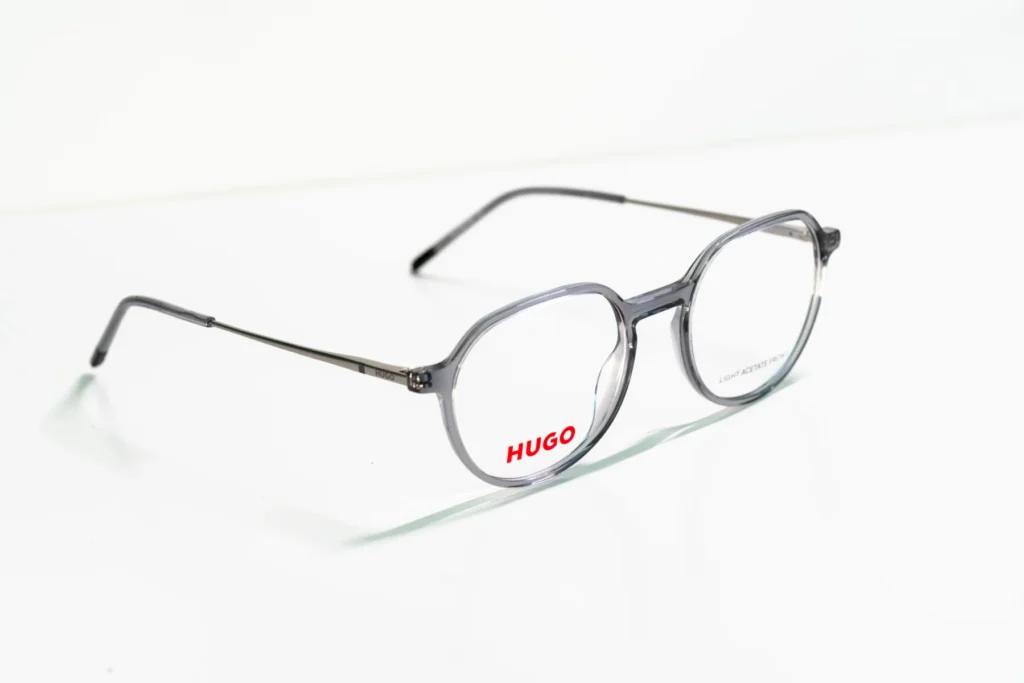 akinių rėmeliai naujienos Hugo Tommy Hilfiger Pierre Cardin Carrera miesto optika akių klinika korekciniai akiniai lęšiai