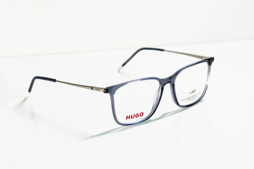 akinių rėmeliai naujienos Hugo Tommy Hilfiger Pierre Cardin Carrera miesto optika akių klinika korekciniai akiniai lęšiai