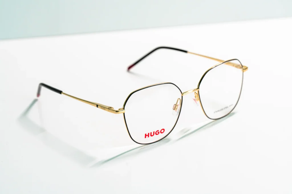 akinių rėmeliai naujienos Hugo Tommy Hilfiger Pierre Cardin Carrera miesto optika akių klinika korekciniai akiniai lęšiai