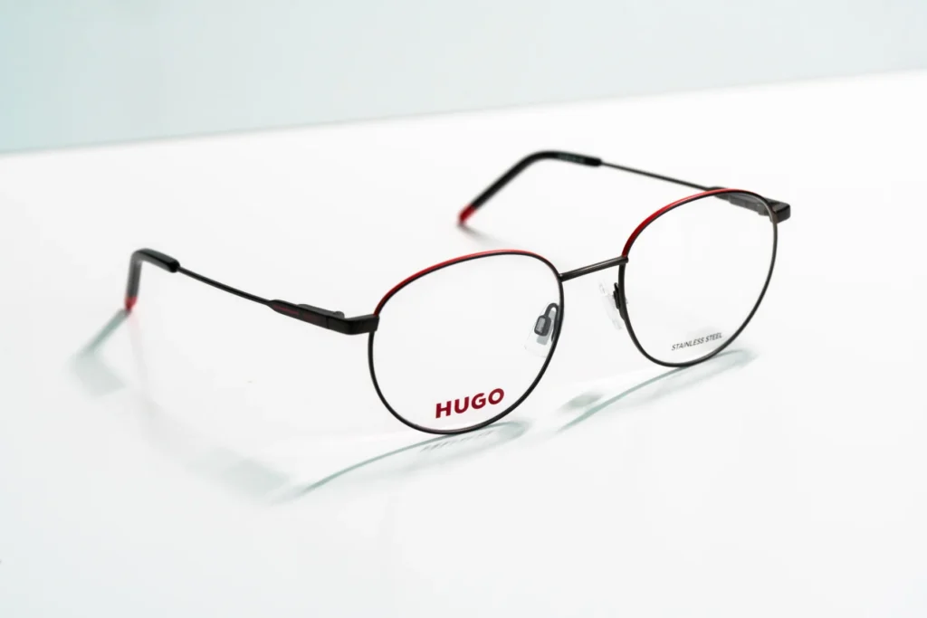 akinių rėmeliai naujienos Hugo Tommy Hilfiger Pierre Cardin Carrera miesto optika akių klinika korekciniai akiniai lęšiai