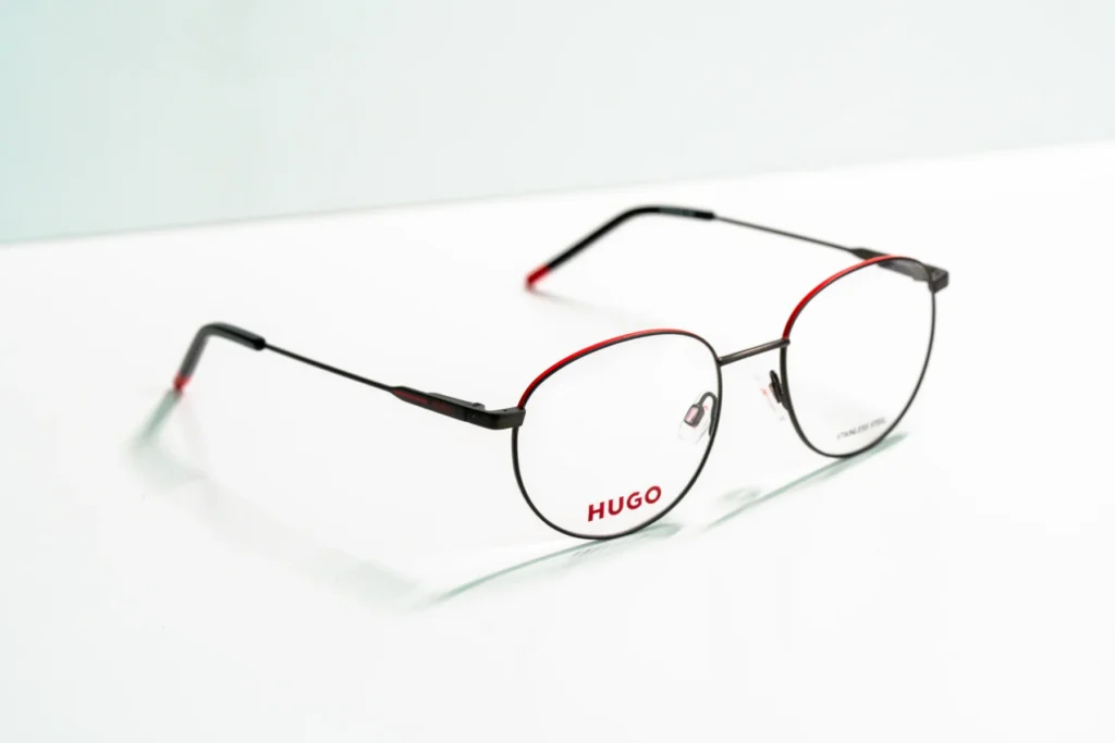akinių rėmeliai naujienos Hugo Tommy Hilfiger Pierre Cardin Carrera miesto optika akių klinika korekciniai akiniai lęšiai
