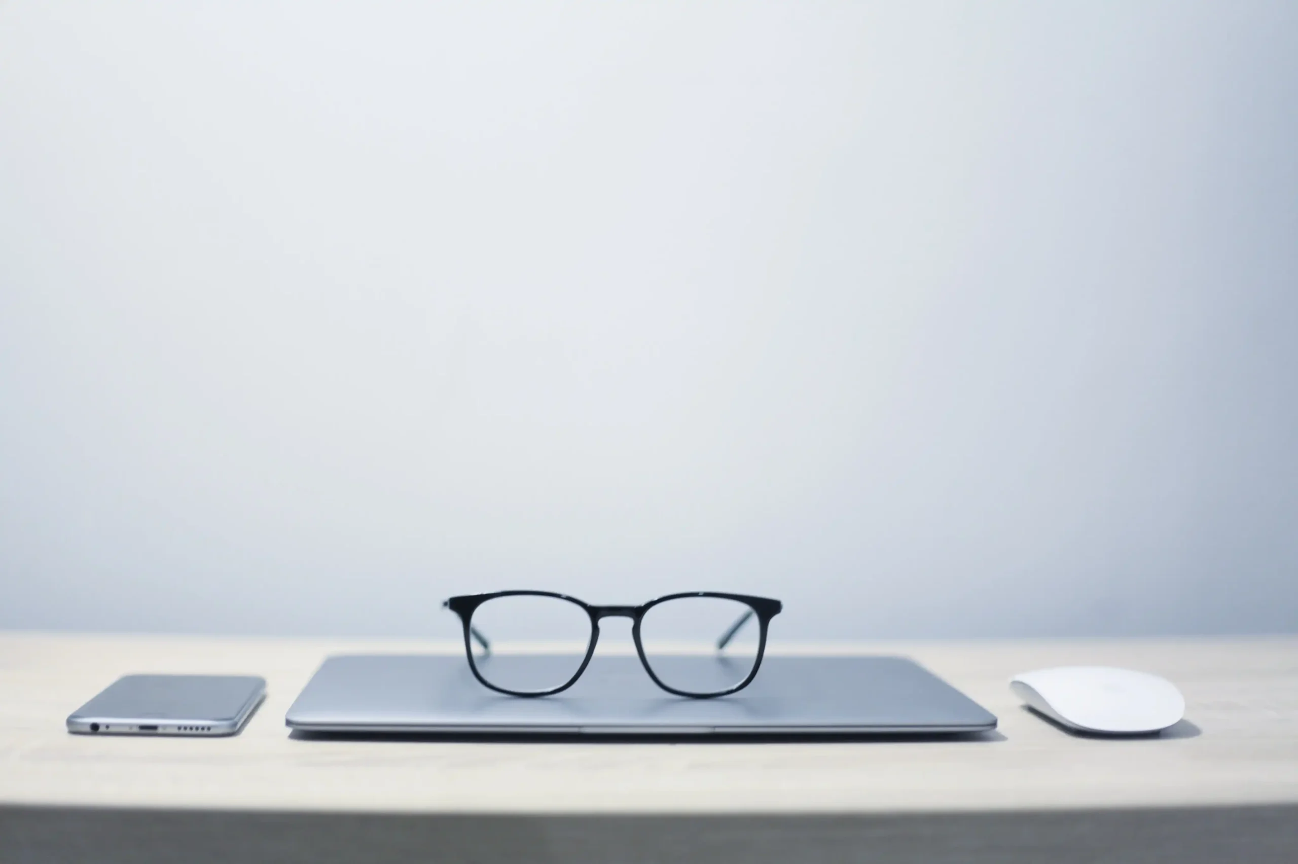 akinių rėmeliai akiniai miesto optika korekciniai akiniai akinių lęšiai